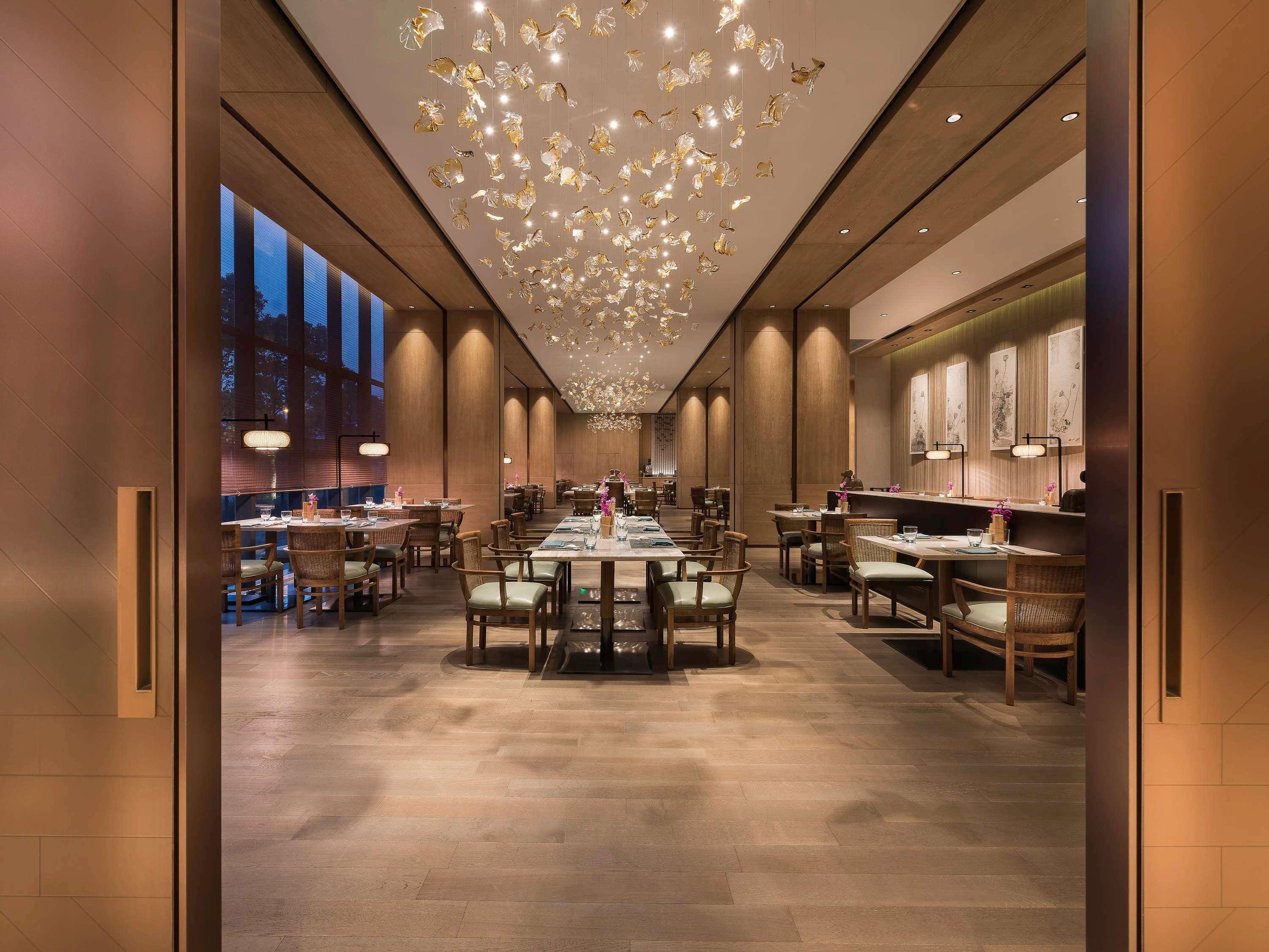 Novotel Shanghai Clover Экстерьер фото