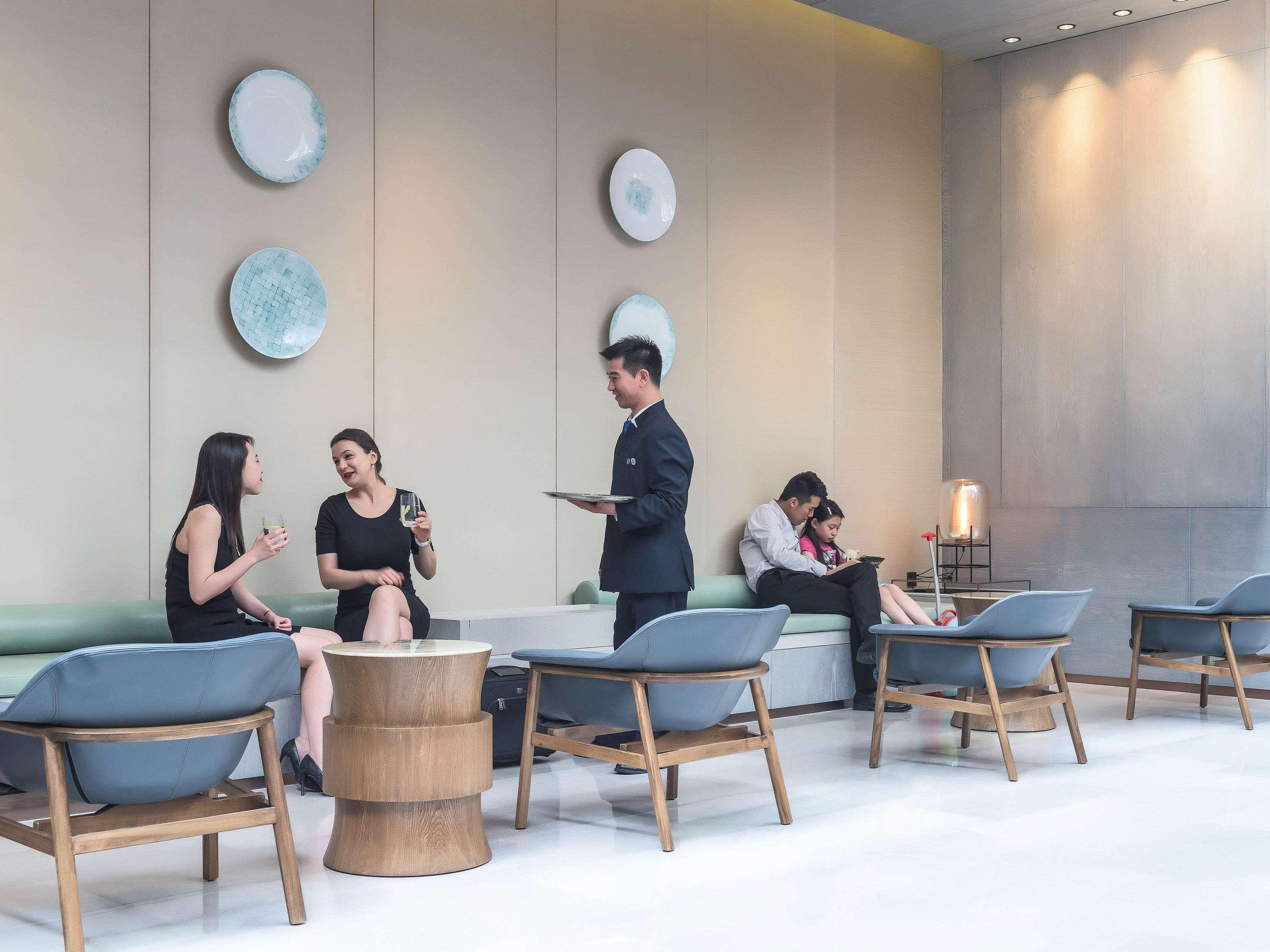 Novotel Shanghai Clover Экстерьер фото