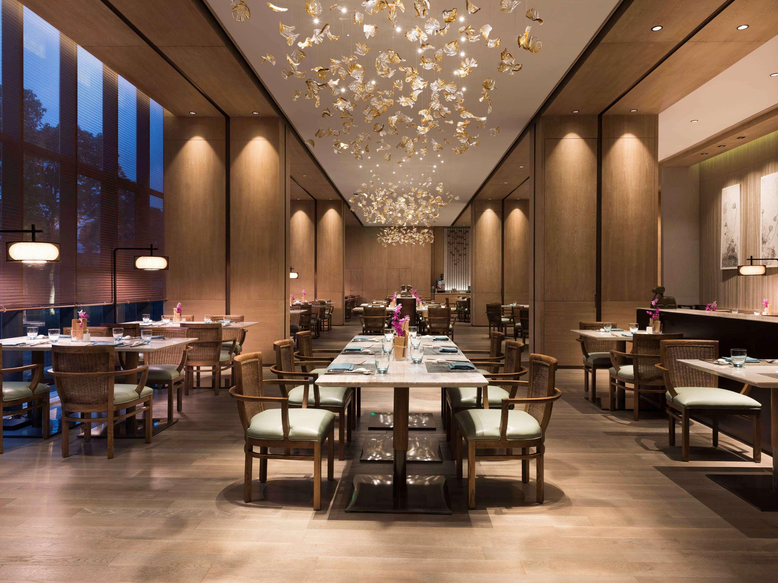 Novotel Shanghai Clover Экстерьер фото