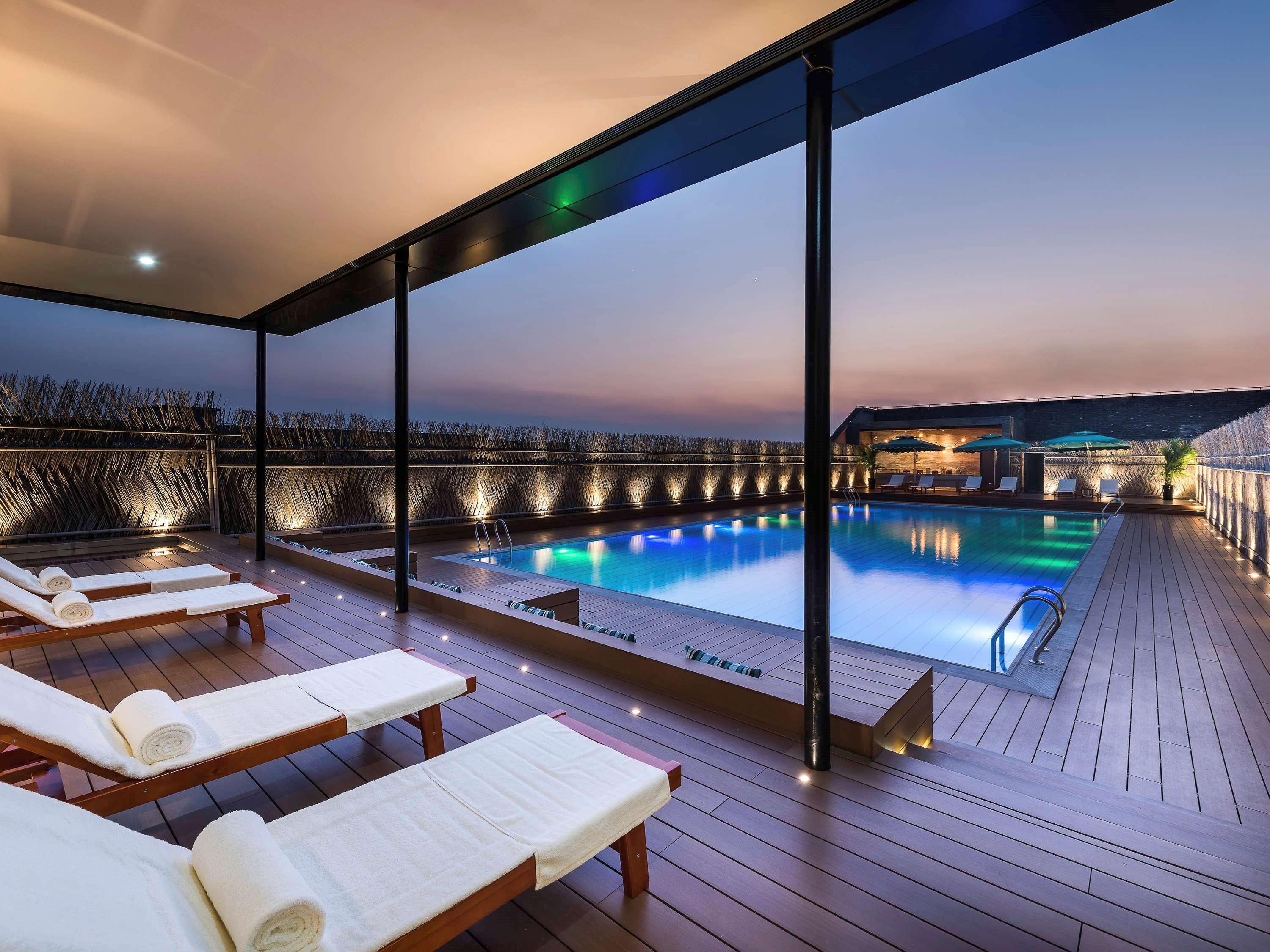 Novotel Shanghai Clover Экстерьер фото