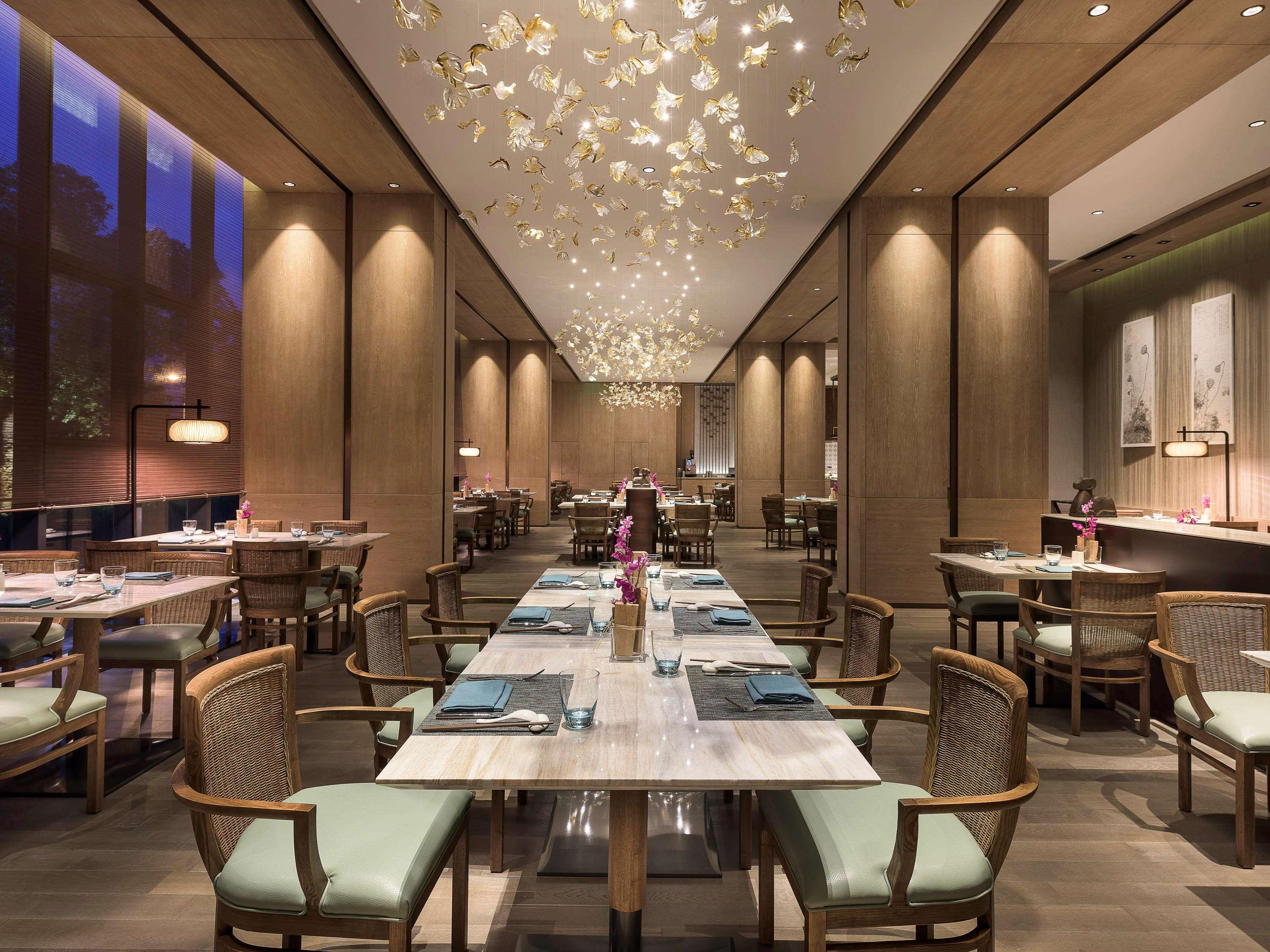 Novotel Shanghai Clover Экстерьер фото