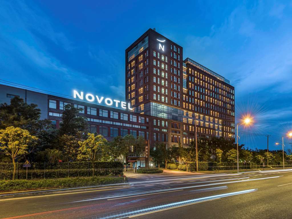 Novotel Shanghai Clover Экстерьер фото